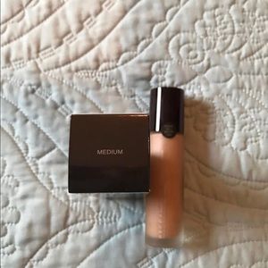 BECCA Makeup - New Becca Aqua Luminous Foundation Medium BECCA Makeup - New Becca Aqua Luminous Foundation Medium